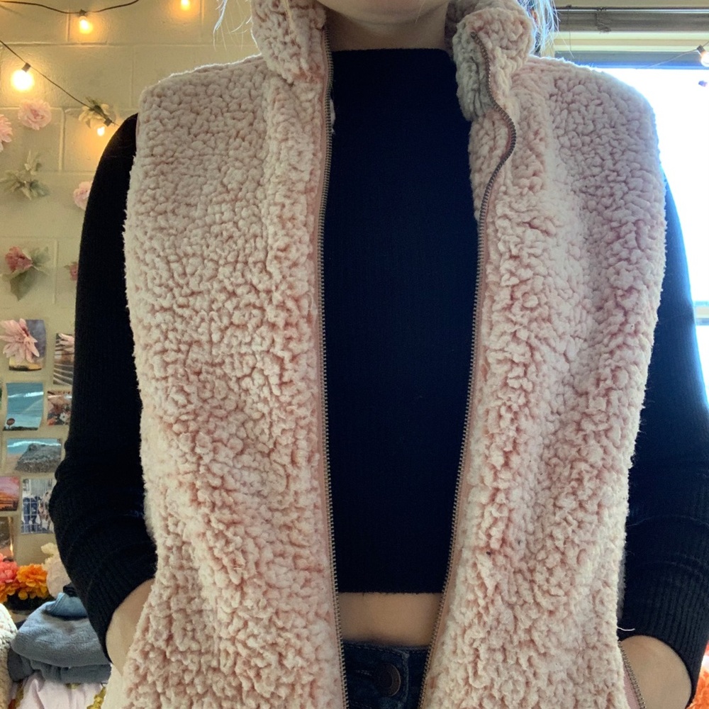 Pink Fluffy Vest Size L Thread & Supply
